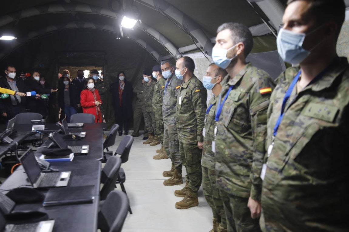 La visita de la ministra de Defensa a los soldados de la BRI X, en imágenes