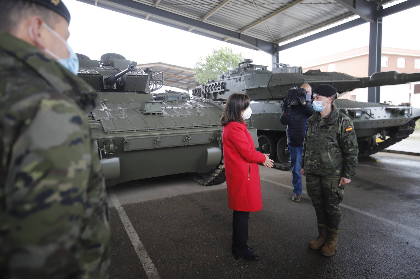 La visita de la ministra de Defensa a los soldados de la BRI X, en imágenes