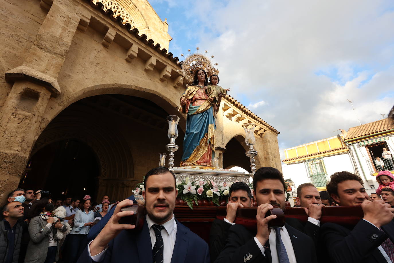 El regreso de María Auxiliadora a su santuario de Córdoba, en imágenes