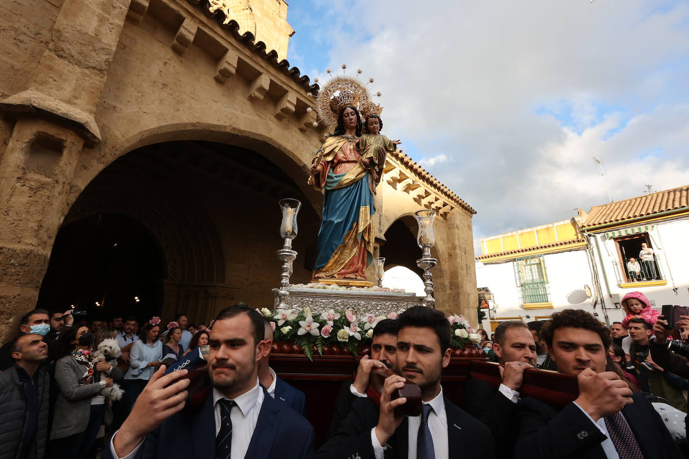 El regreso de María Auxiliadora a su santuario de Córdoba, en imágenes