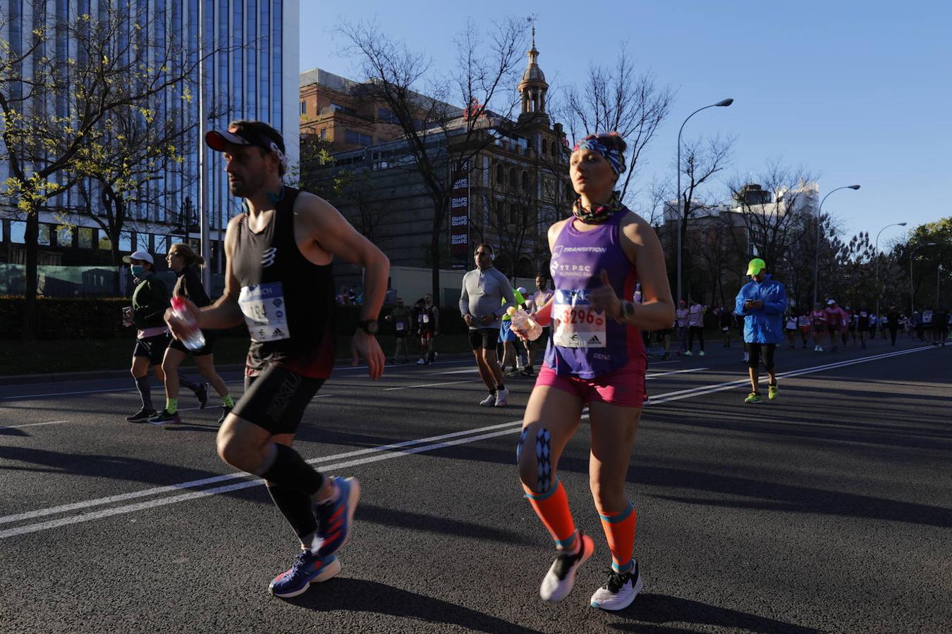 Superación, sudor y lágrimas: las mejores imágenes del maratón de Madrid 2022