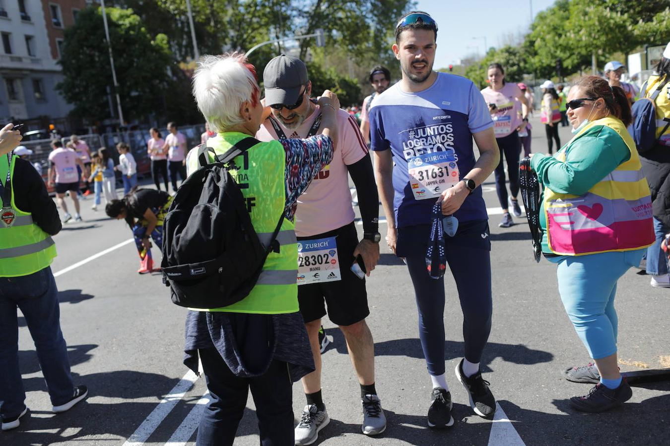 Superación, sudor y lágrimas: las mejores imágenes del maratón de Madrid 2022