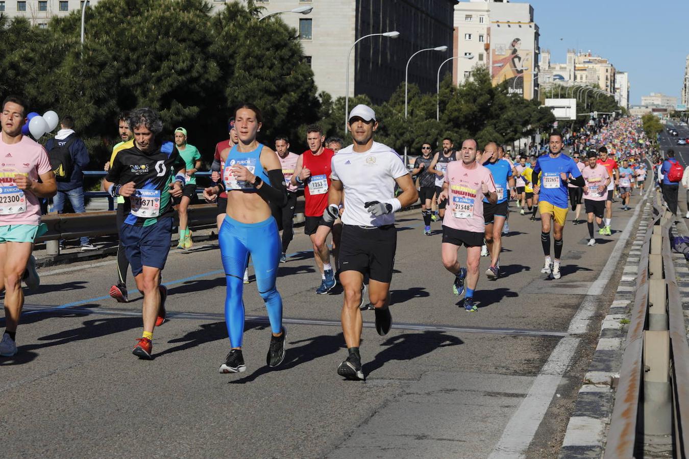 Superación, sudor y lágrimas: las mejores imágenes del maratón de Madrid 2022