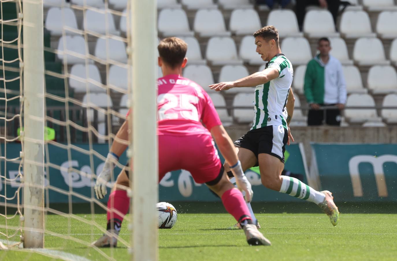 Las mejores jugadas del Córdoba CF-Las Palmas, en imágenes