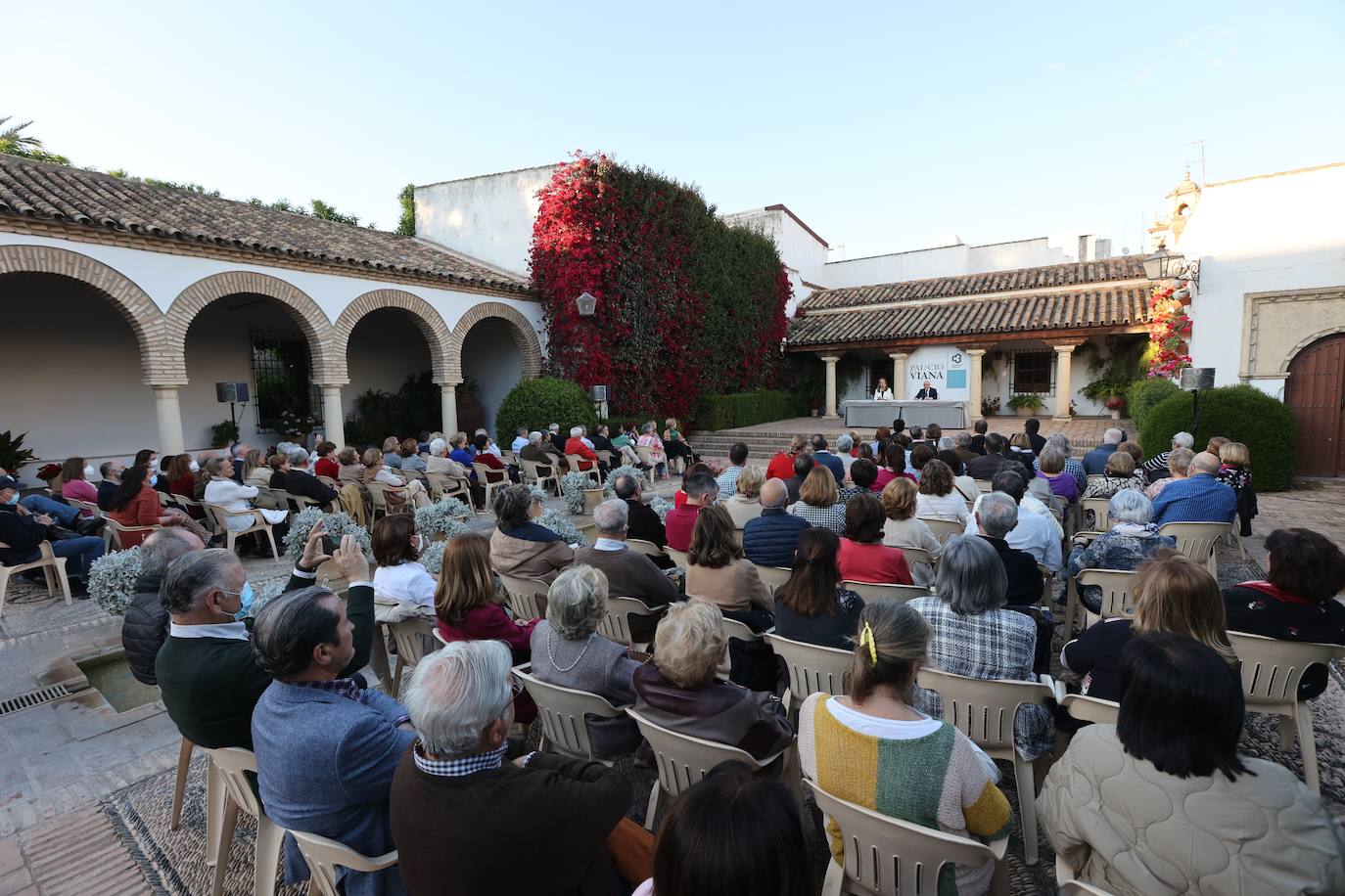 Isabel San Sebastián en el ciclo de novela histórica de Córdoba, en imágenes