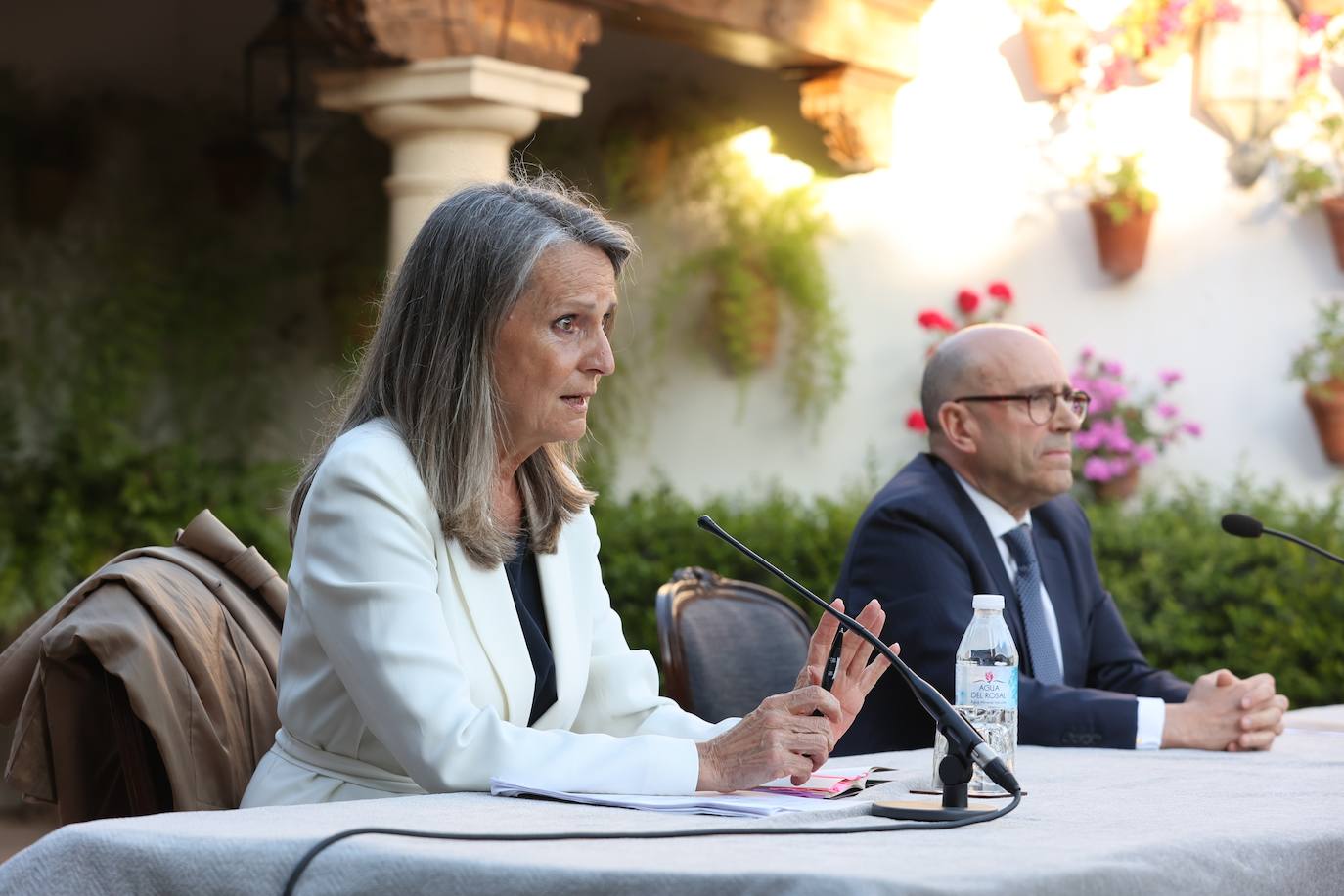 Isabel San Sebastián en el ciclo de novela histórica de Córdoba, en imágenes