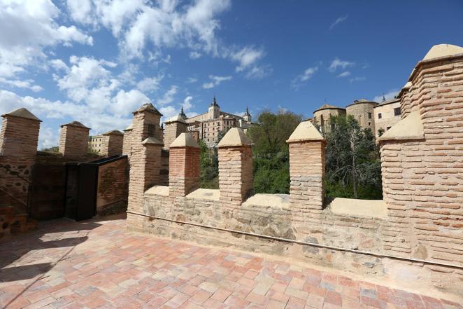 Las entrañas del torreón del puente de Alcántara y su rastrillo original,en imágenes