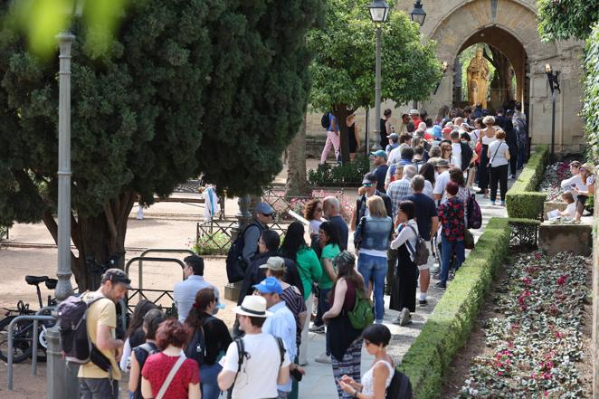 En imágenes, las colas de los turistas extranjeros vuelven a Córdoba