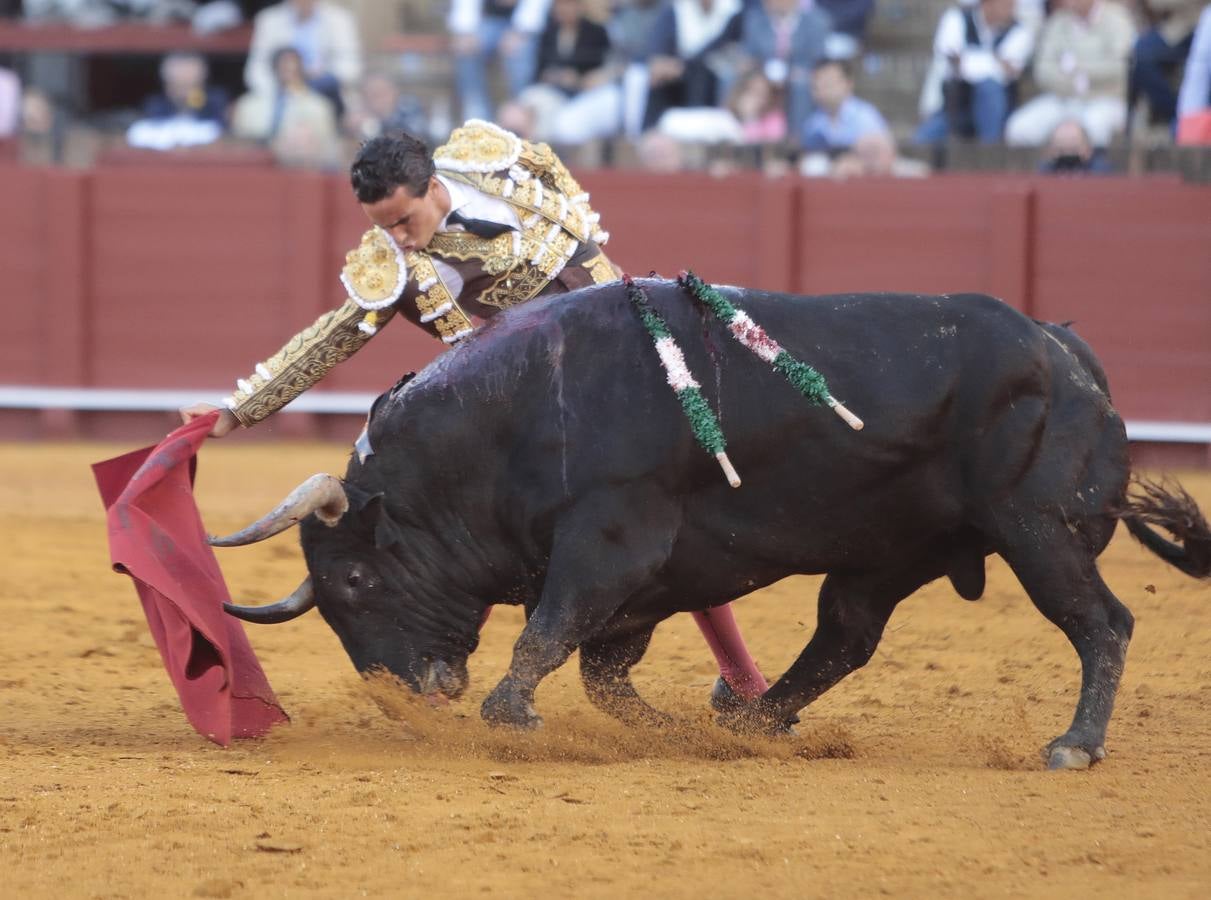 Primera corrida del ciclo continuado de 2022 en la plaza de toros de Sevilla. RAÚL DOBLADO