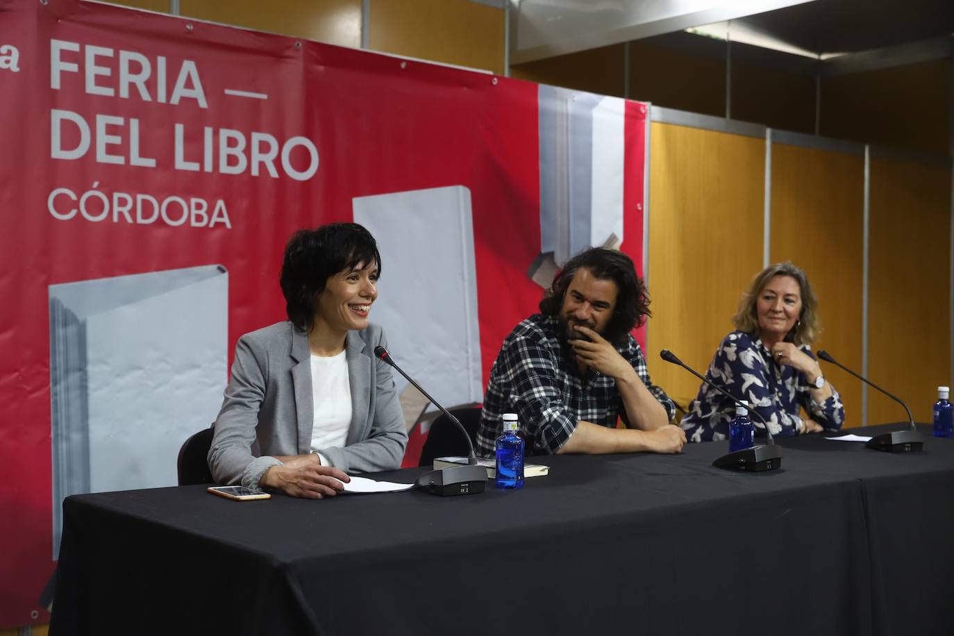 Los libros copan Córdoba: Antonio Pérez Henares y Manuel Jabois, en imágenes