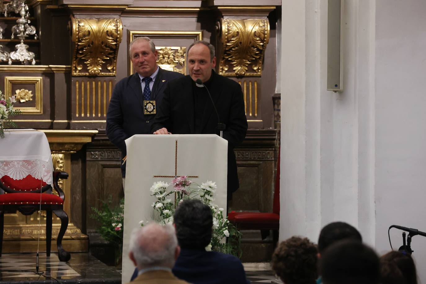 La ofrenda a San Rafael y Virgen de los Dolores por el ascenso del Córdoba CF, en imágenes