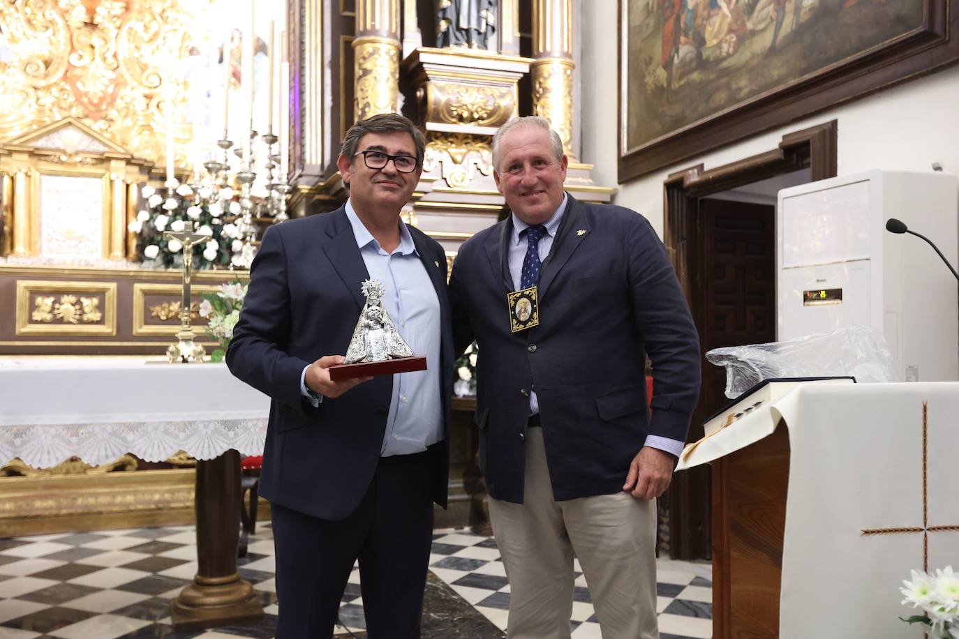 La ofrenda a San Rafael y Virgen de los Dolores por el ascenso del Córdoba CF, en imágenes