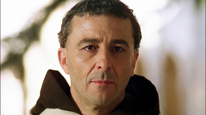 San Juan de la Cruz en 'La noche oscura' (1989). Carlos Saura se atrevió a llevar a la gran pantalla al mismísimo San Juan de la Cruz, aquí 'guionista' y protagonista. Juan Diego interpreta al religioso y poeta en uno de los peores momentos de su vida cuando fue encarcelado.