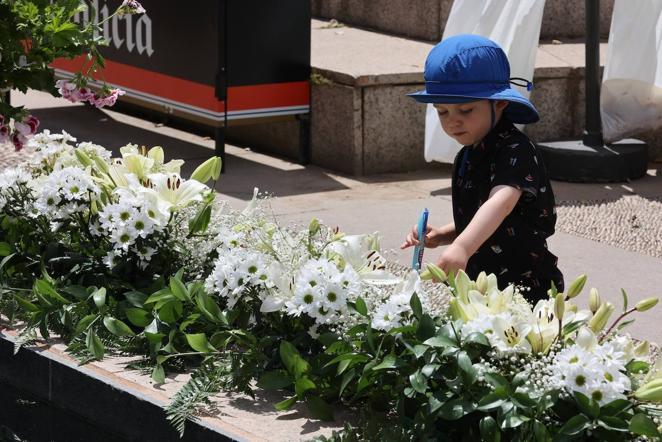 El inicio de las Cruces de Mayo de Córdoba 2022, en imágenes