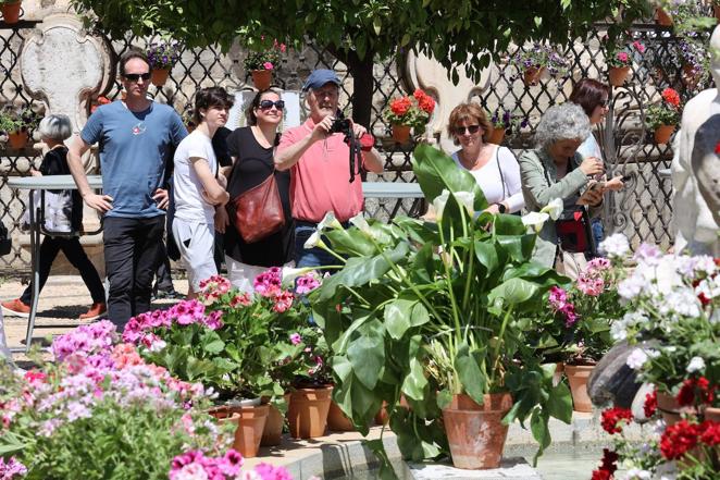 El inicio de las Cruces de Mayo de Córdoba 2022, en imágenes