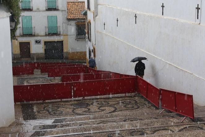 El inicio de las Cruces de Mayo de Córdoba 2022, en imágenes