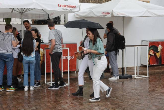 El inicio de las Cruces de Mayo de Córdoba 2022, en imágenes