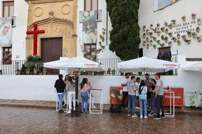 El inicio de las Cruces de Mayo de Córdoba 2022, en imágenes