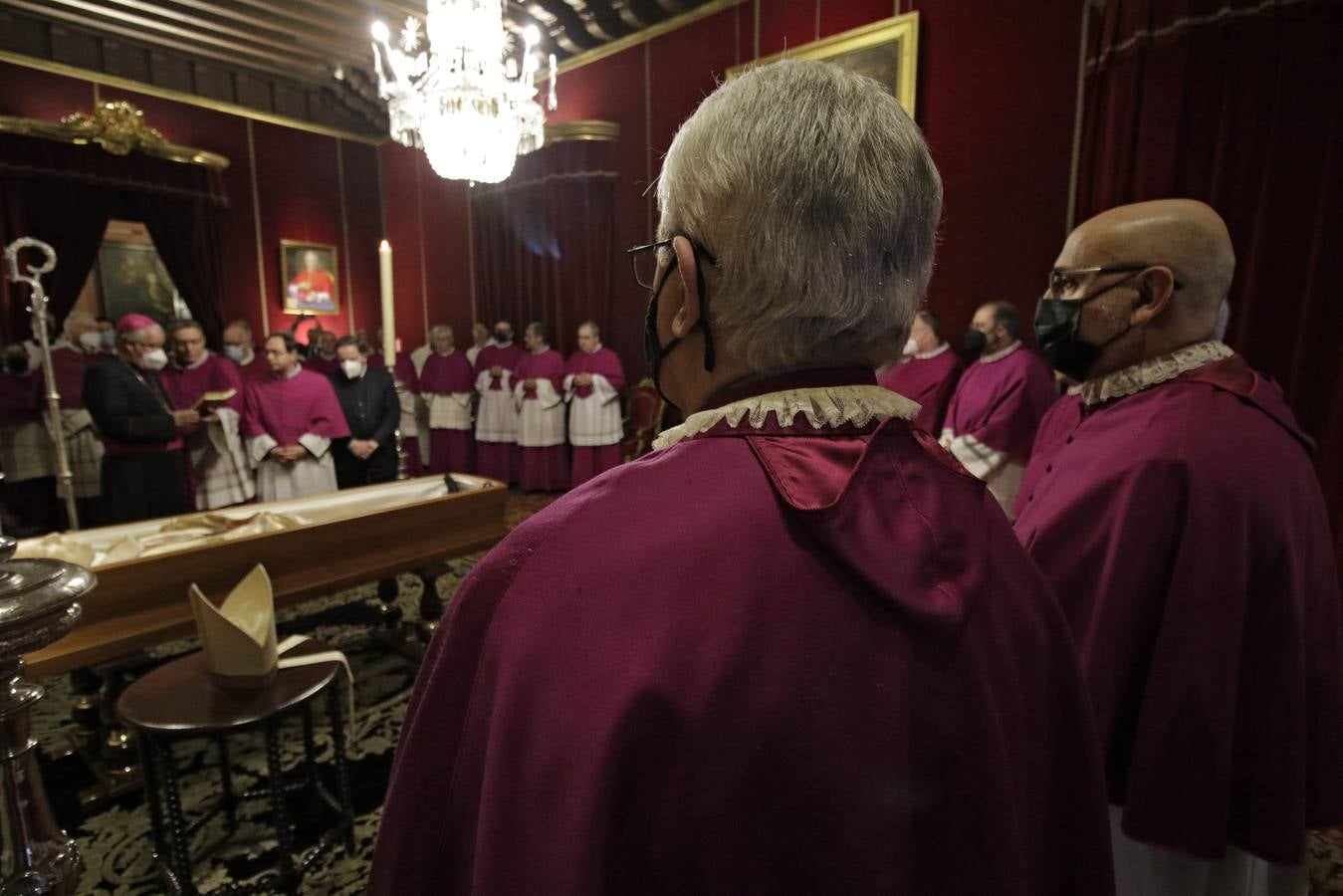 Procesión de los canónigos hasta la capilla del cardenal Amigo // JUAN FLORES