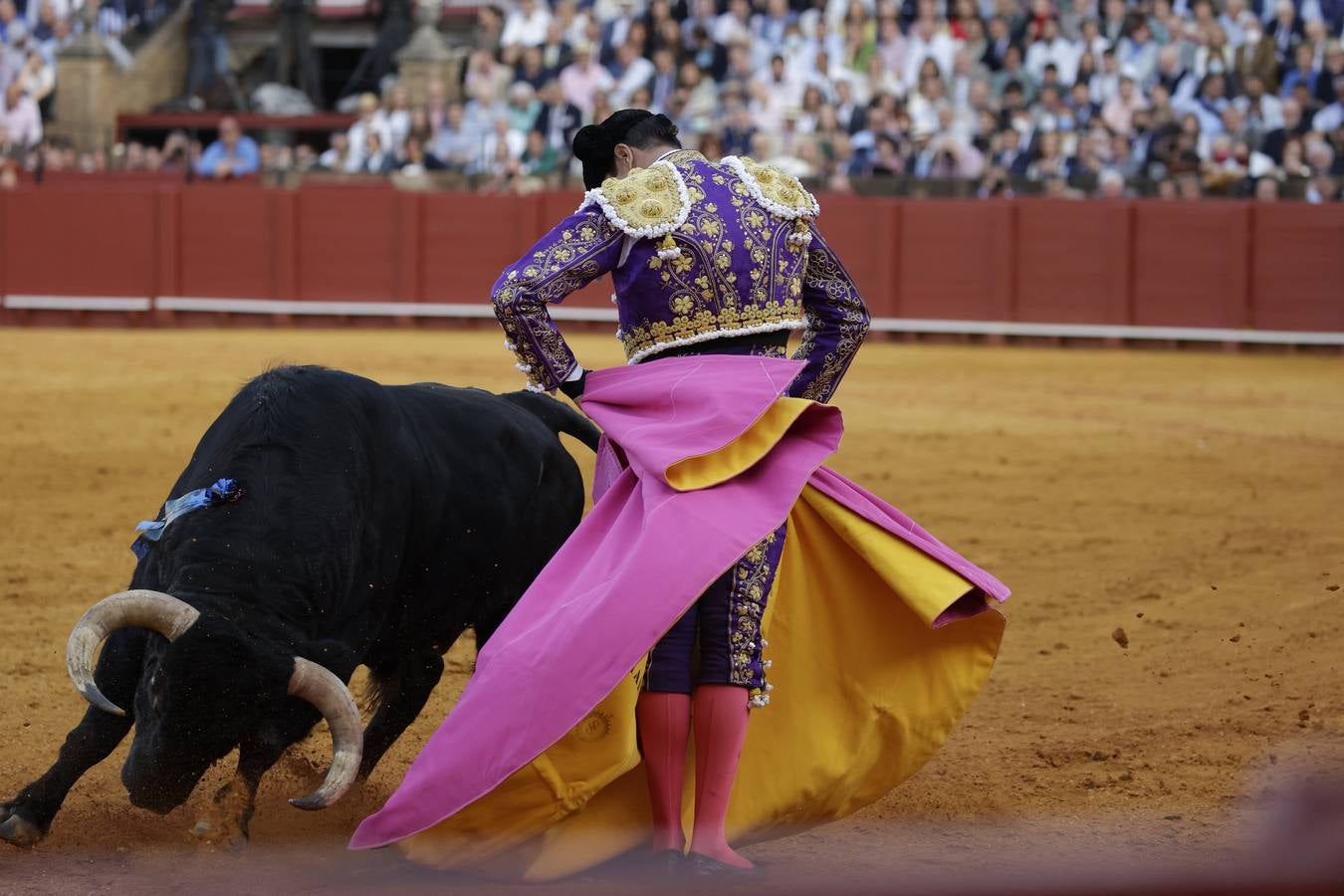 Corrida de Morante, Urdiales y Manzanares en la plaza de toros de Sevilla en 2022. JUAN FLORES