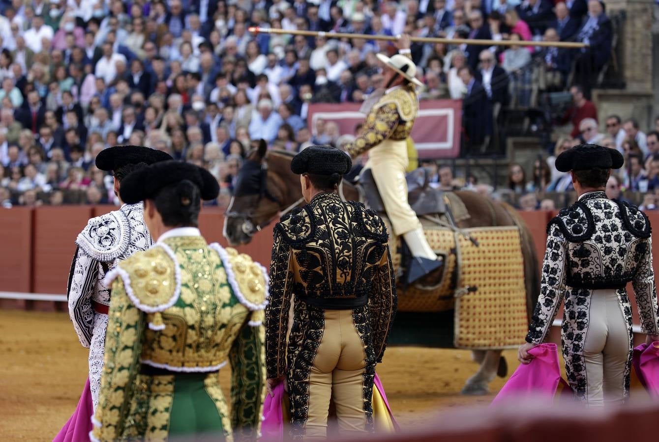 Corrida de Morante, Urdiales y Manzanares en la plaza de toros de Sevilla en 2022. JUAN FLORES