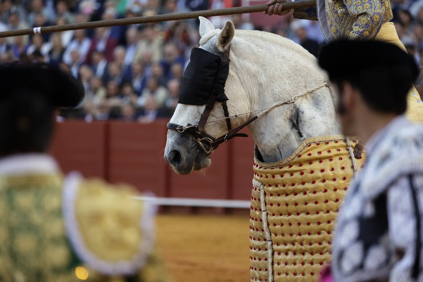 Corrida de Morante, Urdiales y Manzanares en la plaza de toros de Sevilla en 2022. JUAN FLORES