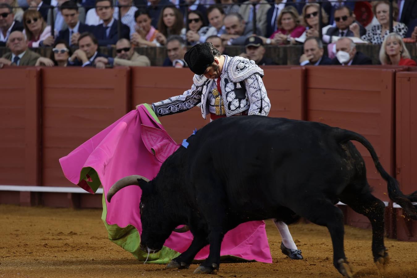 Corrida de Morante, Urdiales y Manzanares en la plaza de toros de Sevilla en 2022. JUAN FLORES