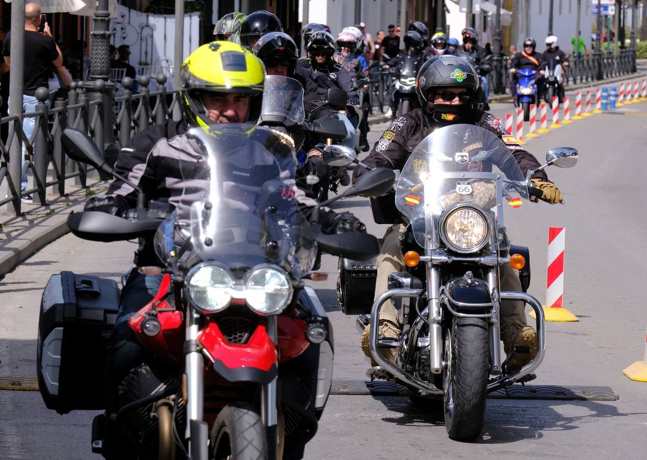 Fotos: Gran ambiente en El Puerto para dar la bienvenida al Gran Premio de Motociclismo