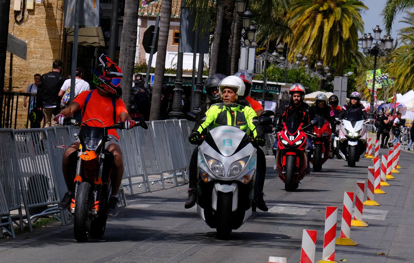 Fotos: Gran ambiente en El Puerto para dar la bienvenida al Gran Premio de Motociclismo