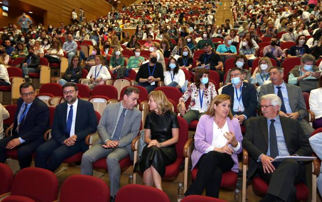 Al IV congreso ‘Exducere 2022’, que se celebra en el Centro Cultural y de Congresos el Greco de Toledo, asisten r más de 900 docentes de la Comunidad Autónoma de todas las etapas educativas no universitarias. 