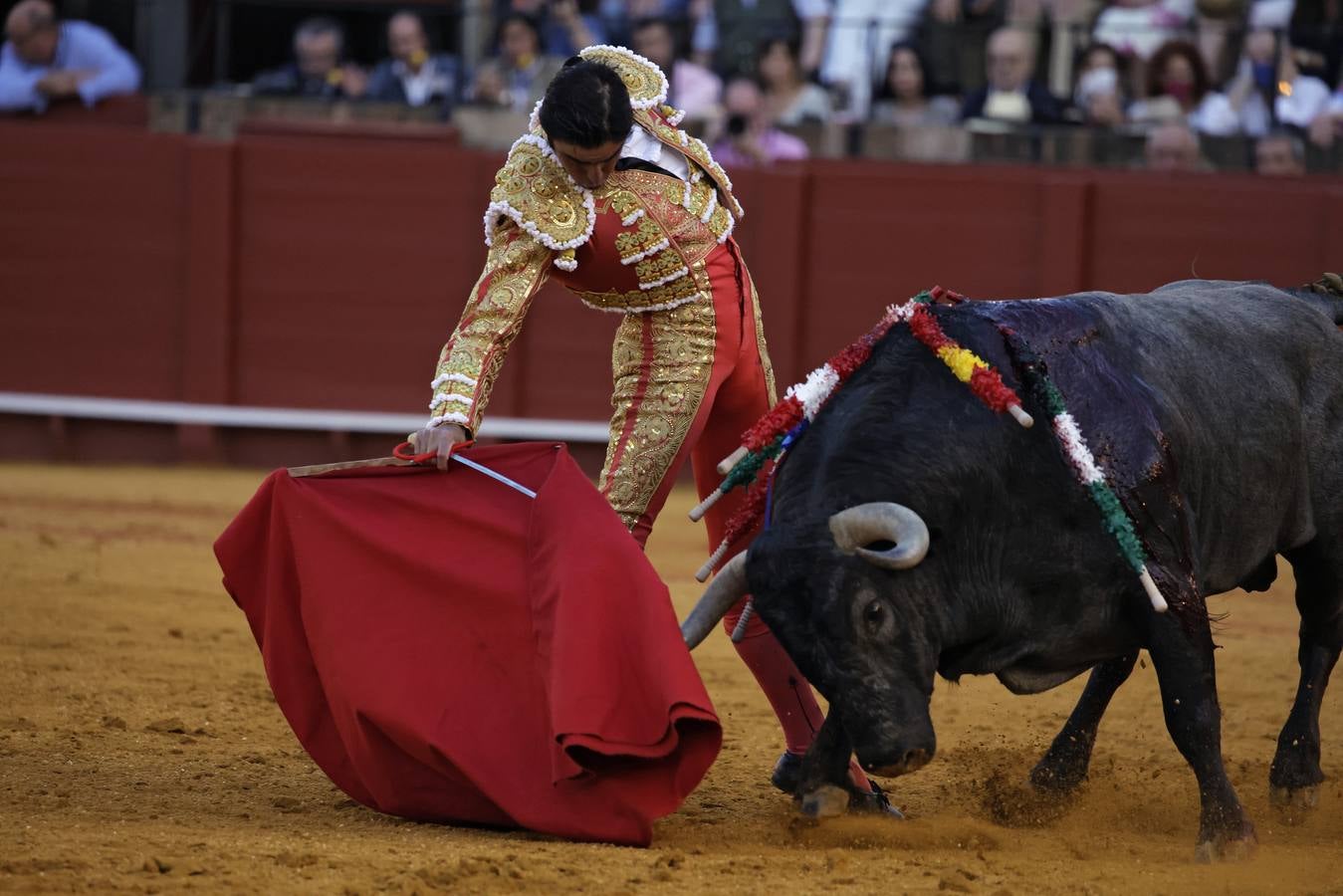 Mano a mano entre Ferrera y Perera en la plaza de toros de Sevilla en 2022. JUAN FLORES