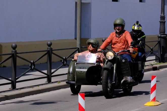 Fotos: Los moteros disfrutan en El Puerto de un ambiente espectacular