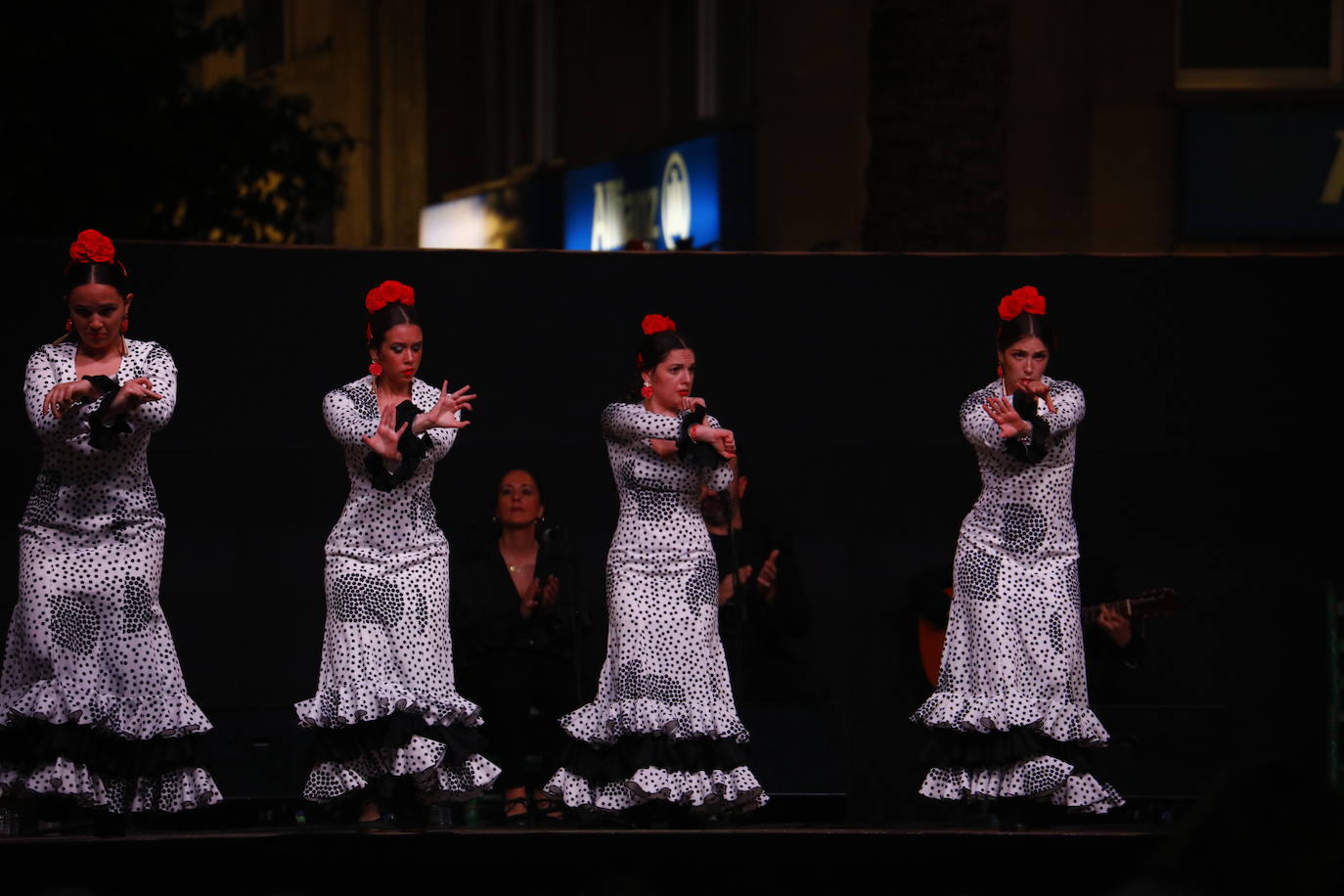 Cruces de Mayo en Córdoba | El vibrante Certamen de Academias de Baile