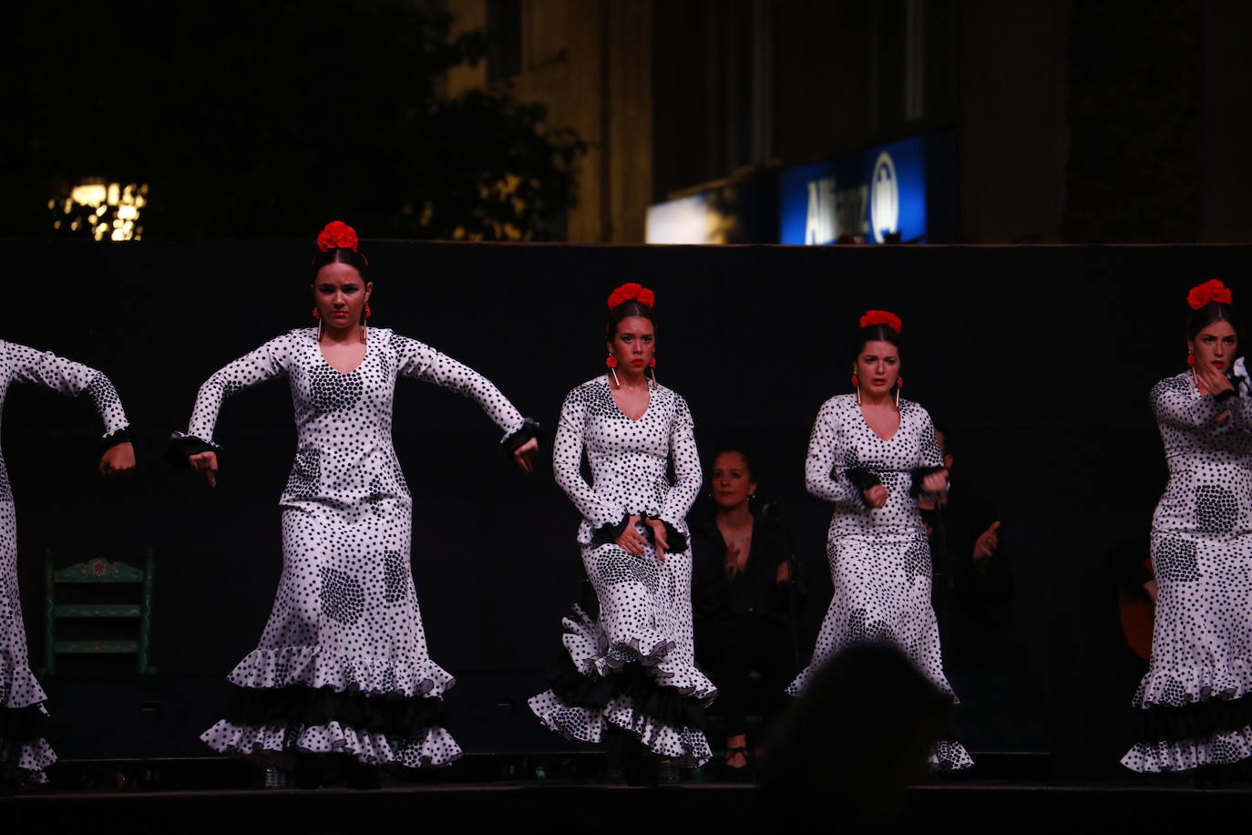 Cruces de Mayo en Córdoba | El vibrante Certamen de Academias de Baile