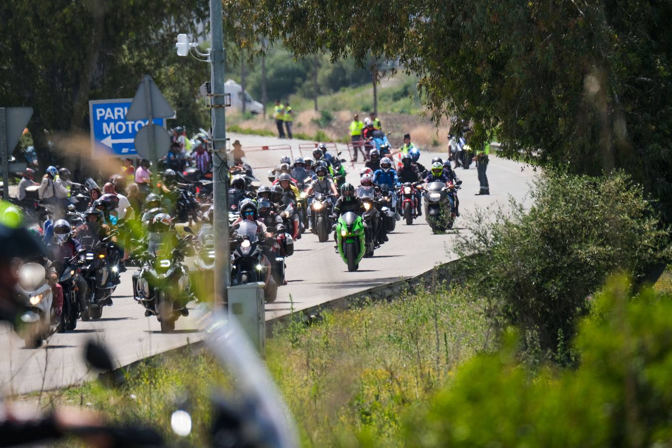 Fotos: salida de los moteros del circuito de Jerez tras la carrera de MotoGP