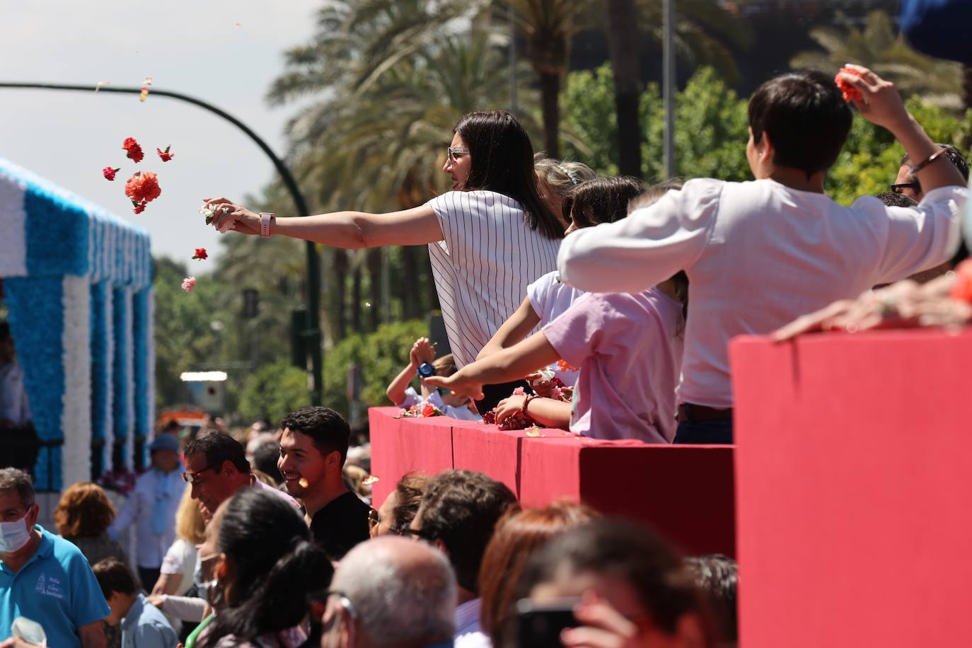 La espectacular Batalla de las Flores de Córdoba 2022, en imágenes