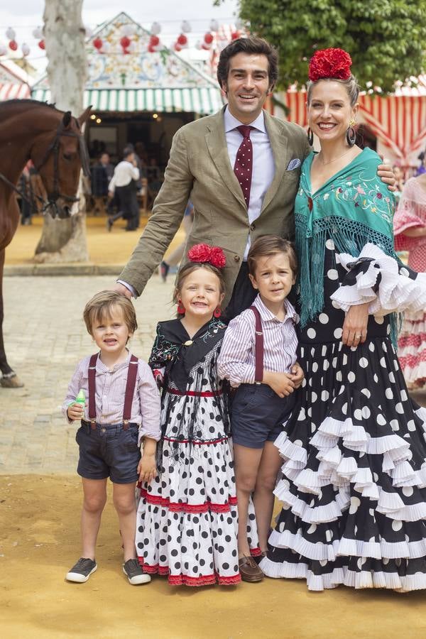 Juan Mantecón, Belén Yñiguez y Luis, Lola y Juan Mantecón. ROCÍO RUZ