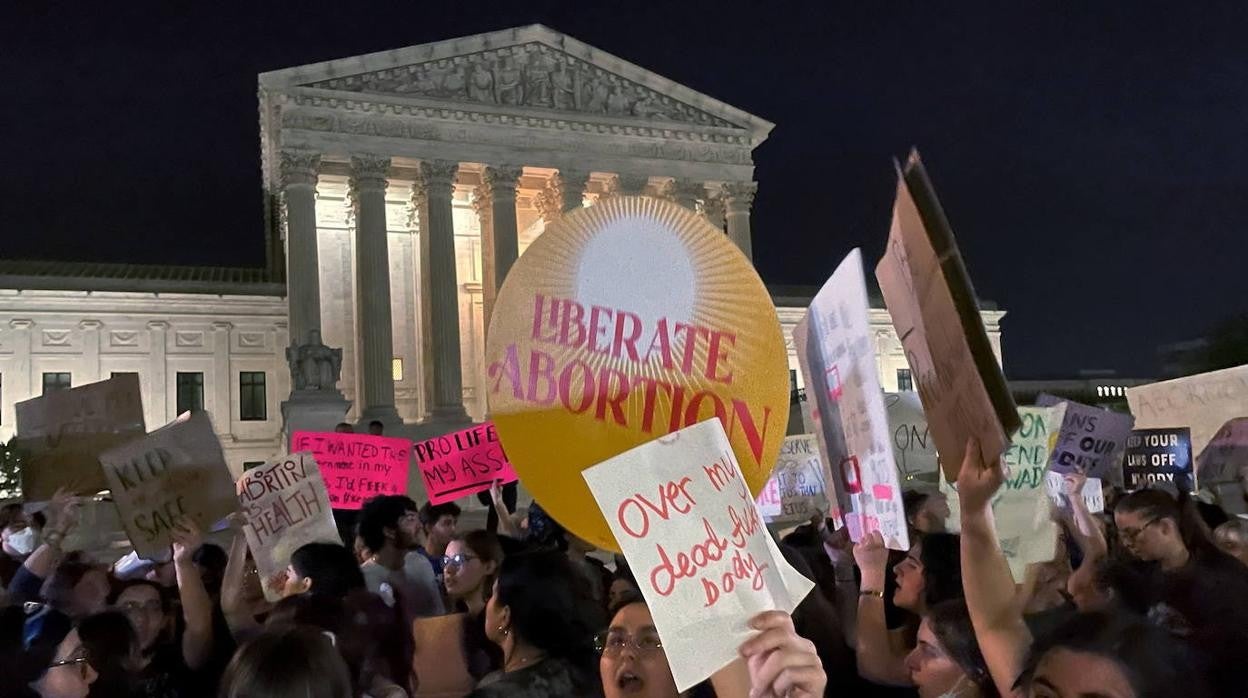 En imágenes: protestas en Washington tras conocerse la intención de la Justicia de eliminar el aborto en EE.UU.