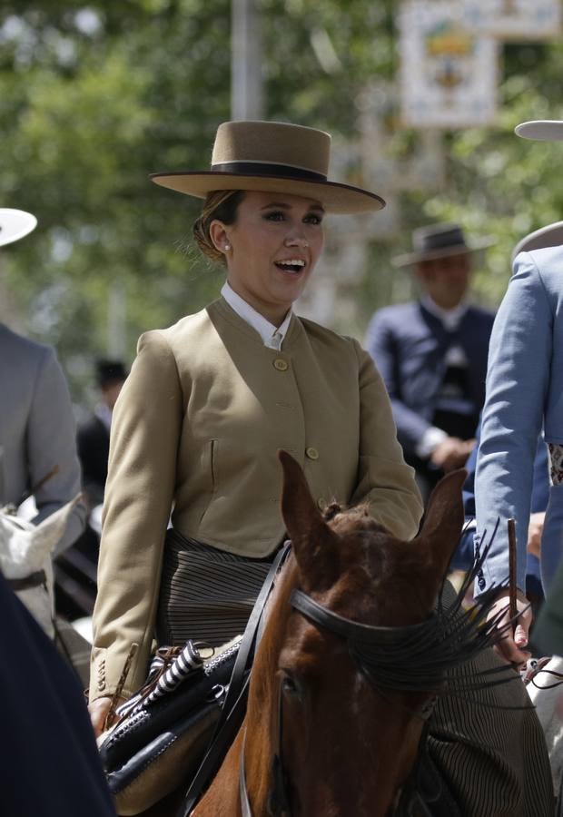 Ambiente en el real durante el miércoles de la Feria de Sevilla 2022. JUAN FLORES