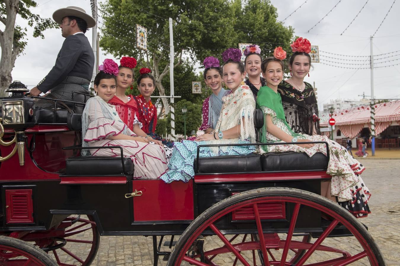 Asistentes al real en el miércoles de la Feria de Sevilla 2022. ROCÍO RUZ