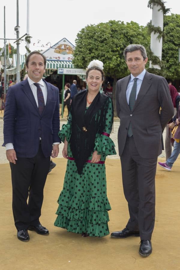 Asistentes al real en el miércoles de la Feria de Sevilla 2022. ROCÍO RUZ