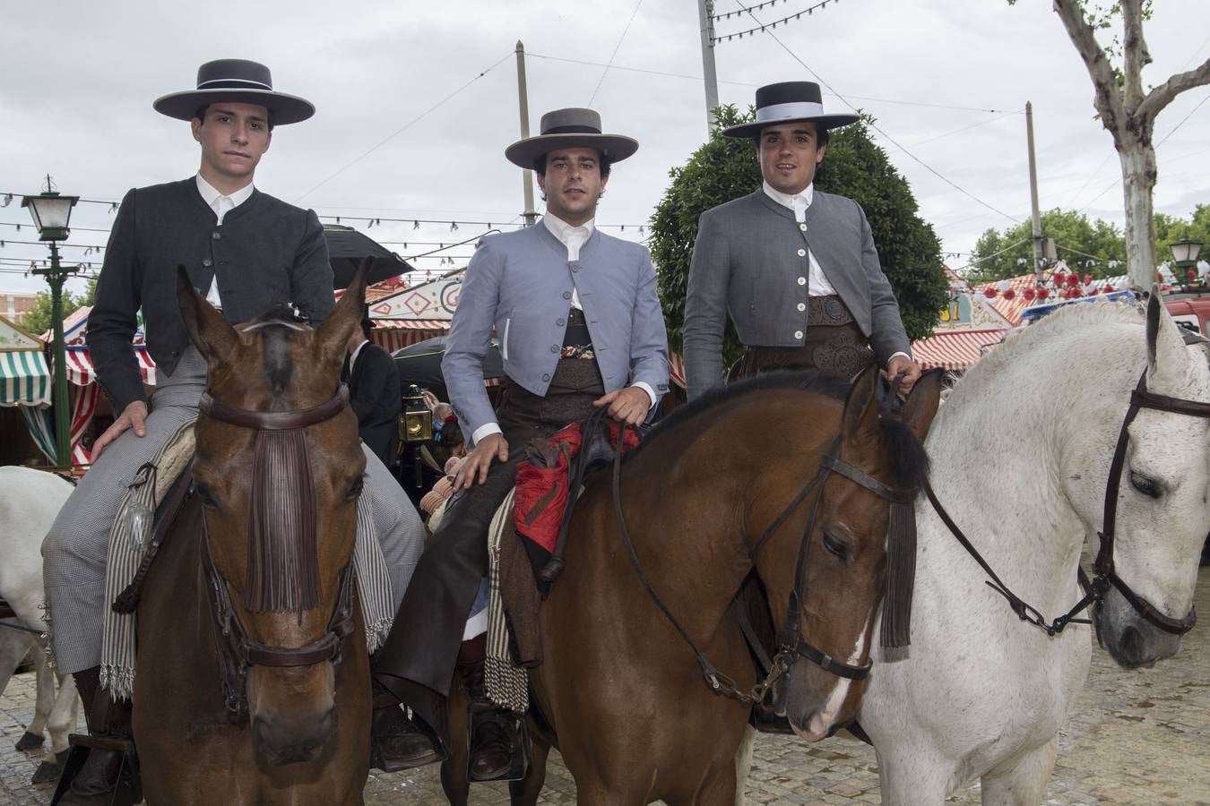 Asistentes al real en el miércoles de la Feria de Sevilla 2022. ROCÍO RUZ