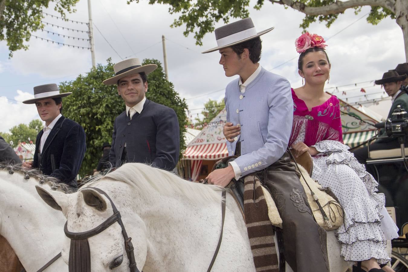 Asistentes al real en el miércoles de la Feria de Sevilla 2022. ROCÍO RUZ