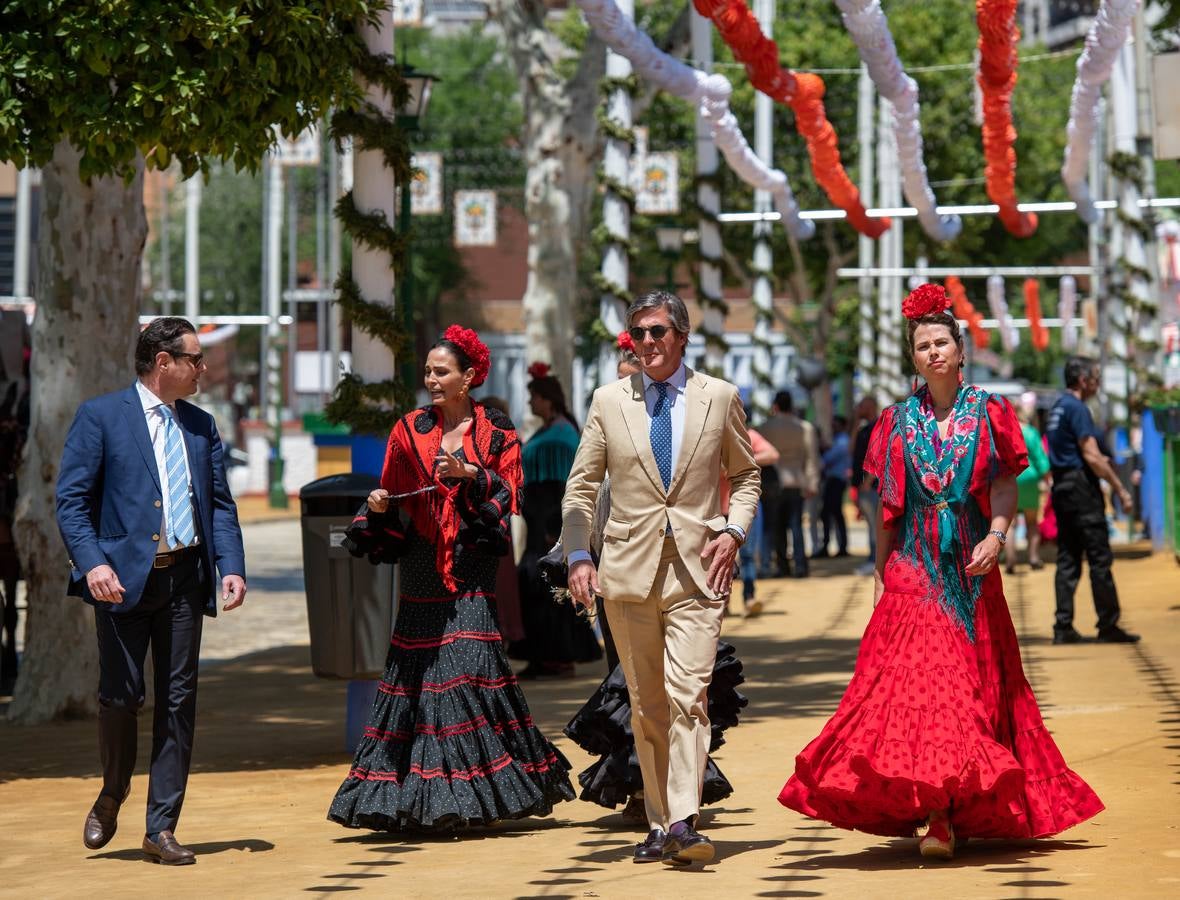 Ambiente durante el viernes de la Feria de Sevilla 2022. CRISTINA GÓMEZ