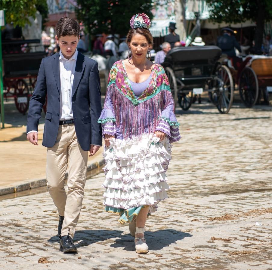 Ambiente durante el viernes de la Feria de Sevilla 2022. CRISTINA GÓMEZ