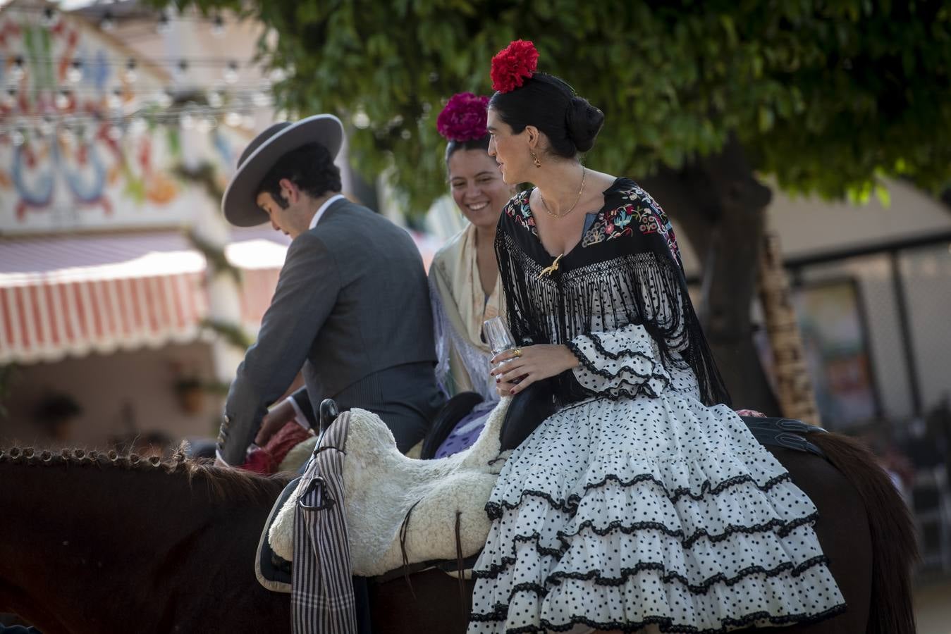 Ambiente durante el viernes en la Feria de Sevilla 2022. MAYA BALANYÀ