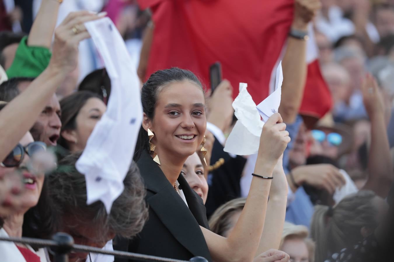 Corrida del viernes de farolillos de 2022 en la plaza de toros de Sevilla. RAÚL DOBLADO