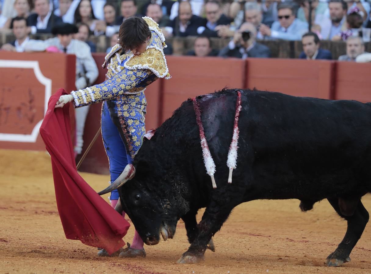 Corrida del viernes de farolillos de 2022 en la plaza de toros de Sevilla. RAÚL DOBLADO