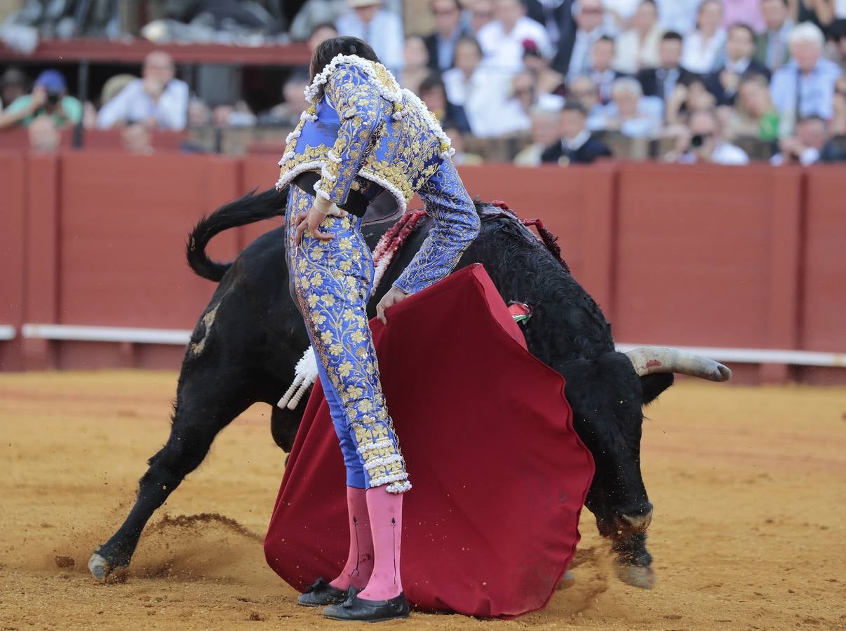 Corrida del viernes de farolillos de 2022 en la plaza de toros de Sevilla. RAÚL DOBLADO