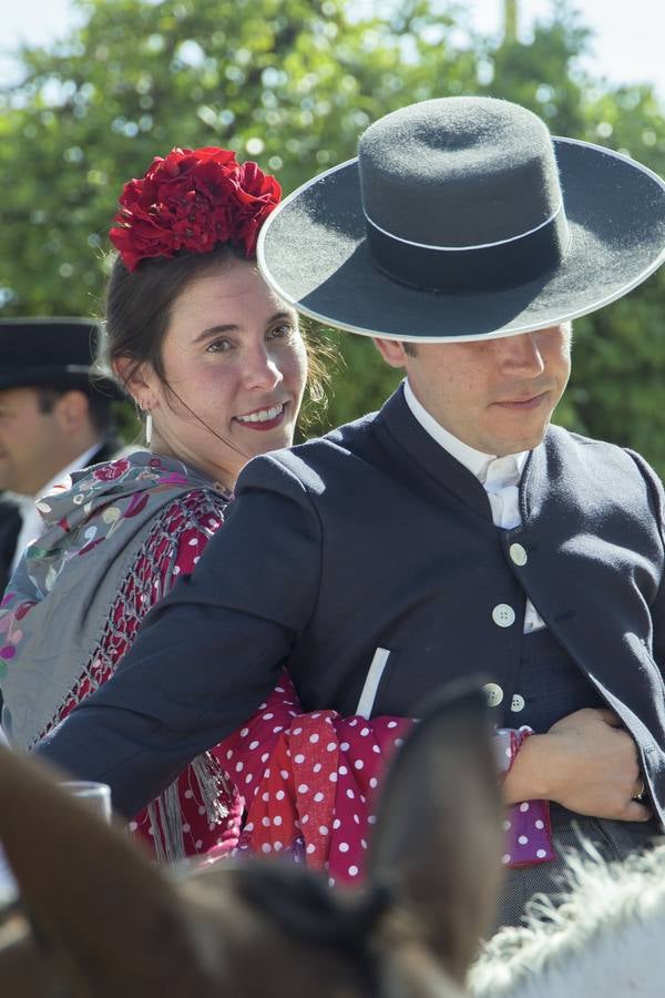 Asistentes al real durante el viernes de la Feria de Sevilla 2022. ROCÍO RUZ